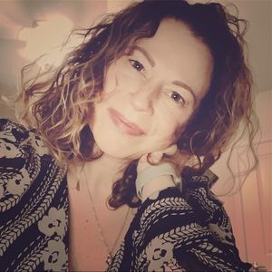 Meet your Posher, Khara